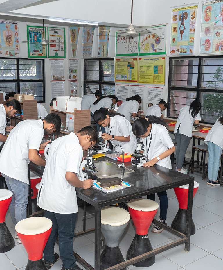 RK_University_Best_College_In_Rajkot_Gujarat_India.jpg